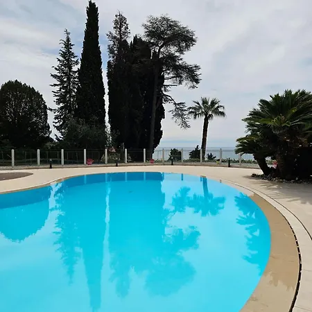 Апартаменты « La Grande » Vue Mer, Piscine Ментона